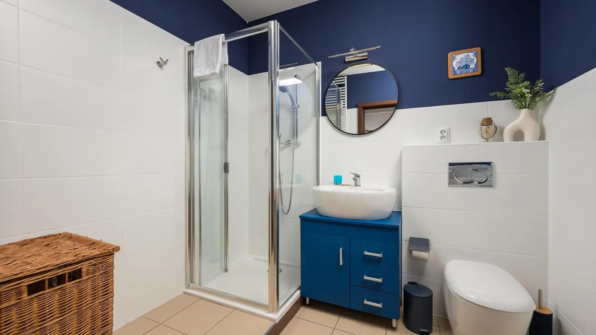 Metro Wilanowska Blue Apartment Warsaw