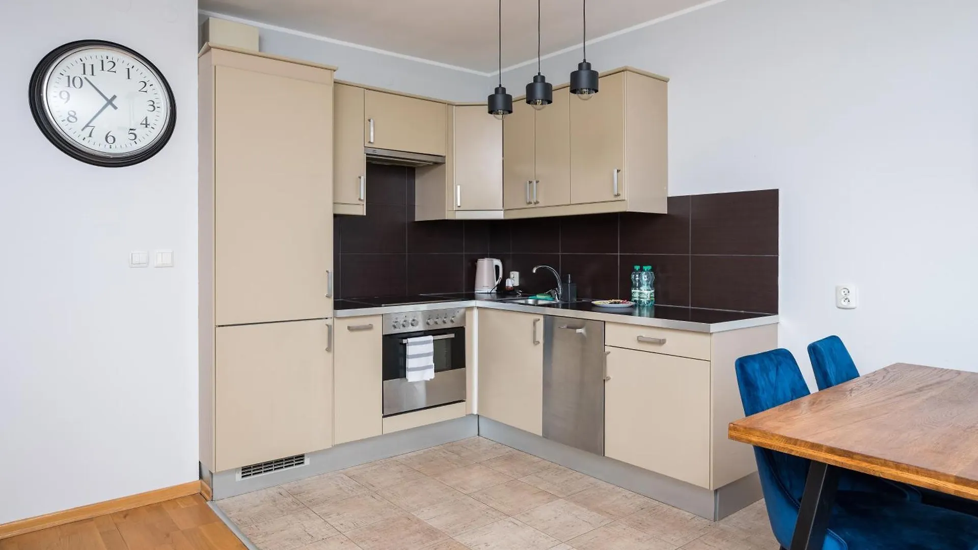 Metro Wilanowska Blue Apartment Warsaw