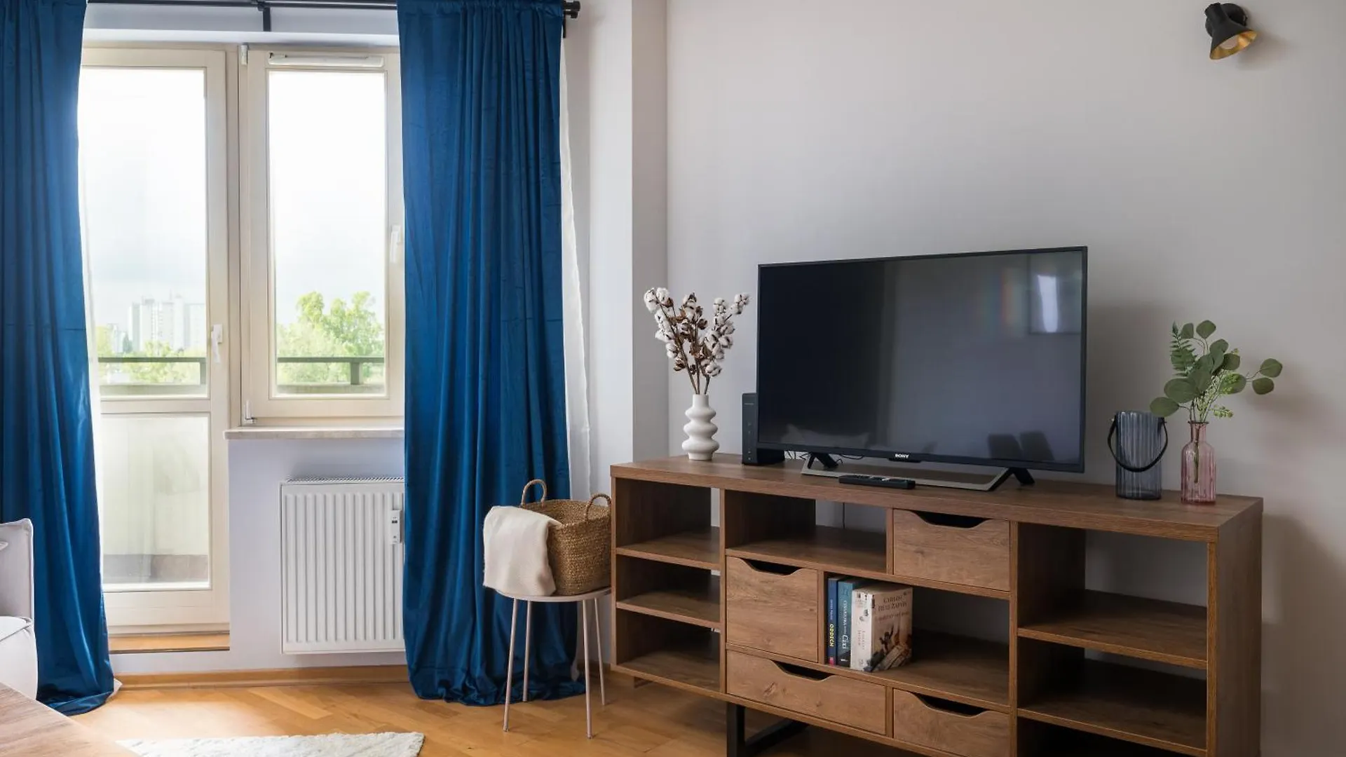 Metro Wilanowska Blue Apartment Warsaw Poland